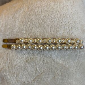 Pearl Olive & Piper hair clips